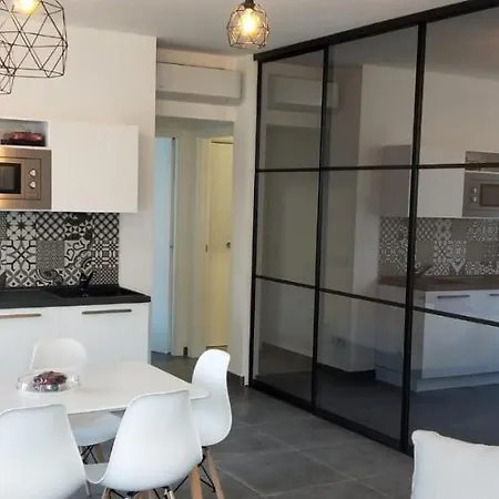 Quatrass Apartment *